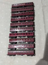 10 X TRIANG TT  MAROON COACHES
