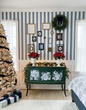 Elegant Green Floral Chest of Drawers Cabinet with Gold Detailing for Bedroom