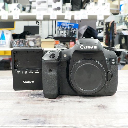 Used canon eos mark body - used,