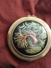 3 make up compact vintage. 