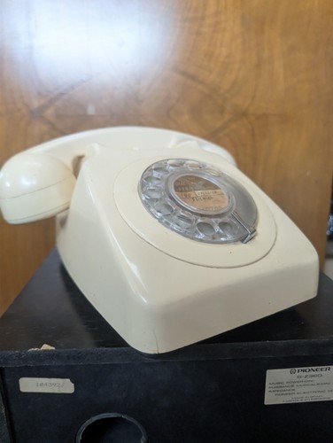 Vintage gpo 746 telephone - vintage,