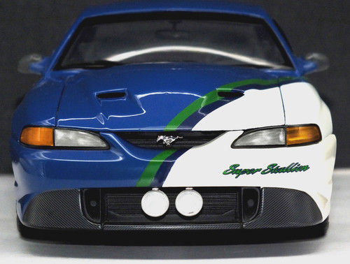 Autoart 1998 ford - 1:18,