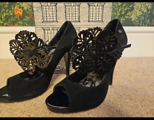 Red dead black suede - or, heeled
