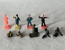 9 Mixed Vintage OO Gauge Toy Dinky Type Diorama Figures & Miniature Toy Soldiers