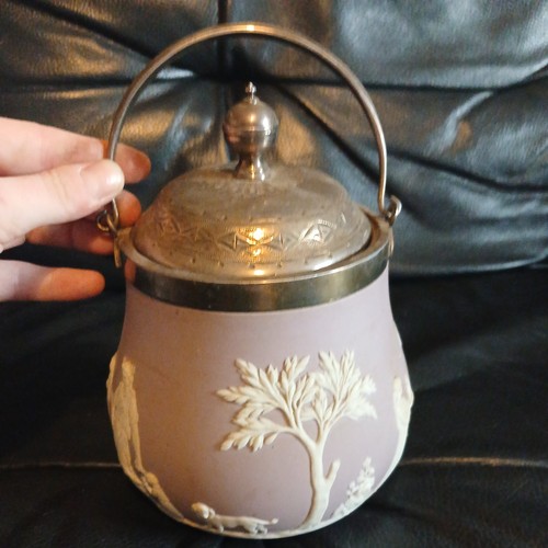 Wedgwood jasperware biscuit - wedgwood,