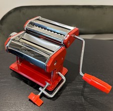 Sailnovo Pasta Machine Make -Red -Fully functional -Barely Used -Free delivery