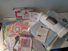 Sizzix White & Grey Bigshot Plus A4 Die Cutting & Embossing Machine Bundle