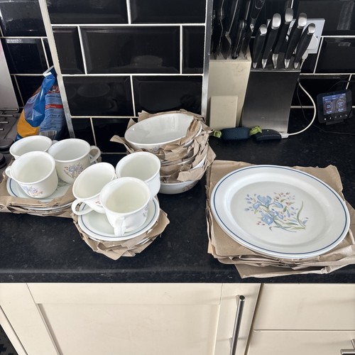 Pyrex england blue iris - england,