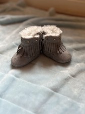 Baby Girl Boy Gray Fringe Booties Faux Fur Lined Crib Shoes Infant 6-9 months 