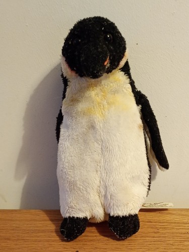 Realistic emperor penguin - realistic,