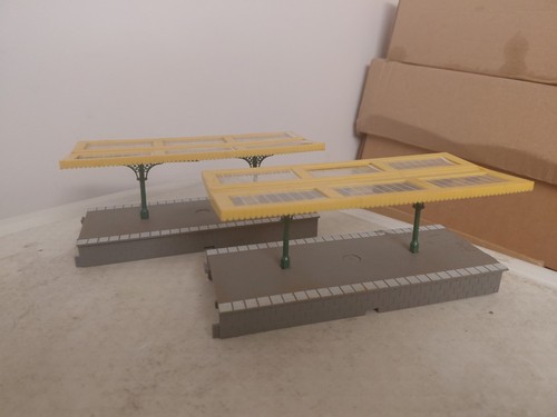 Hornby platforms with - ,