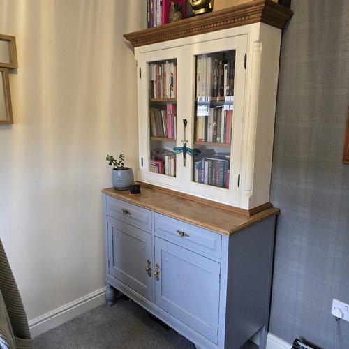 Cabinet with glassdoored - cabinet,