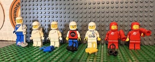 Lego spacemen minifigures - spacemen,