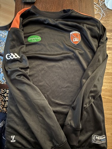 Country armagh gaa crewneck - armagh,