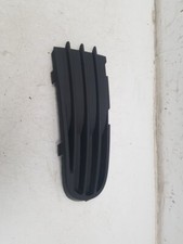 VOLVO V50  PASSENGER LEFT SIDE FRONT GRILL 2004 - 2010