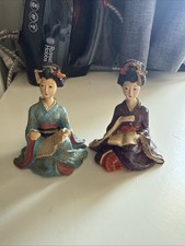 2x Geisha Ladies Sitting