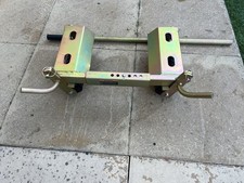 PAIR OF SELF-JACKING RECOVERY
