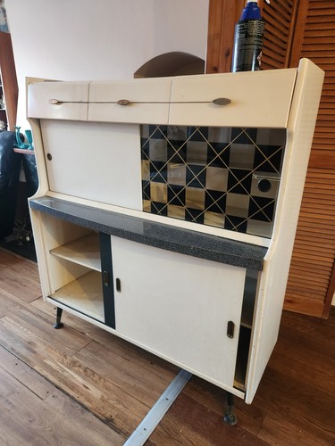 Lovely old kichin unit - kichin,