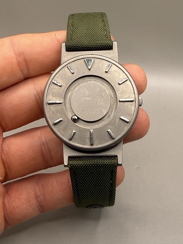 Eone the bradley titanium - bradley, case