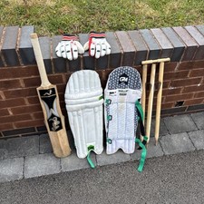 Cricket Set Woodworm Bat 