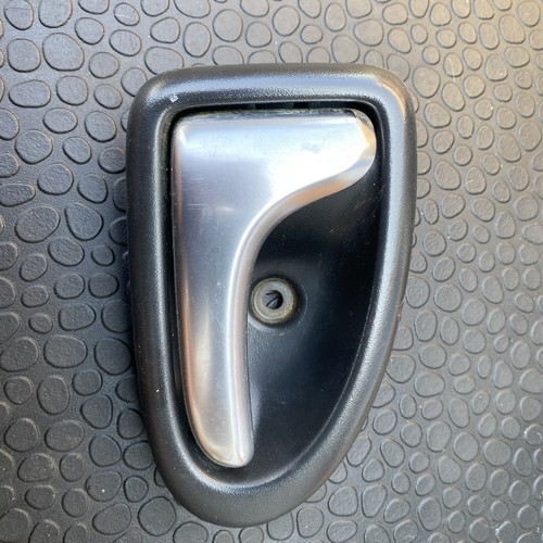Renault trafic vauxhall vivaro - vauxhall,