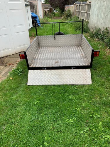 Trailer 140x140cm
