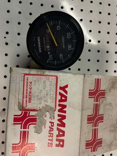 Tachometer hour meter - tachometer, /