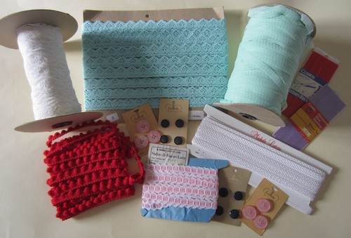 Lot vintage haberdashery - of,