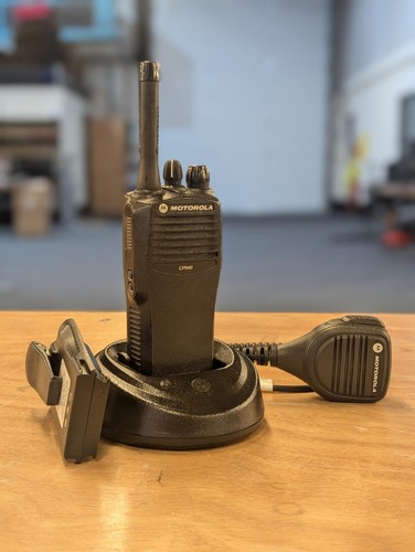 Motorola cp040 walkie talkie - motorola,