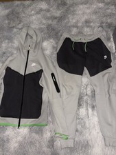 Nike Tech Fleece - Light Smoke