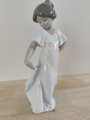 Vintage lladro nao girl - lladro,