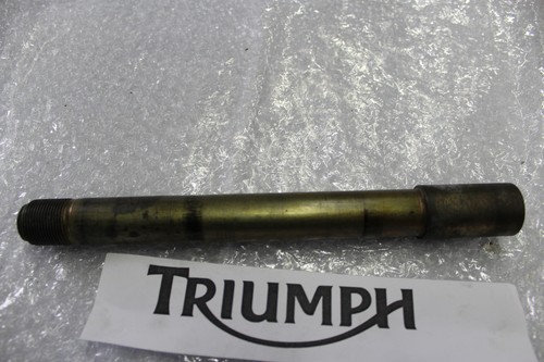 Triumph sprint 955i axle - sprint,