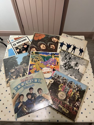 Beatles vinyl bundle 8 - -,