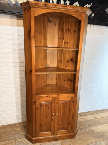 Solid pine corner - solid,