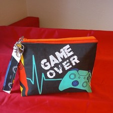 NOVELTY TOILETRIES BAG & MATCHING LANYARD ( 6468 )