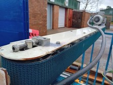 BOTTLE FEED CONVEYOR BELT