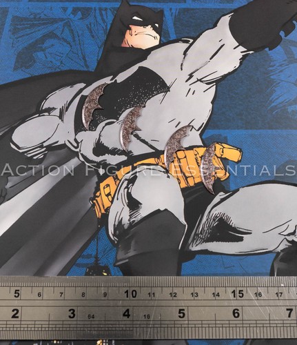 Hot toys batman - toys, batarang