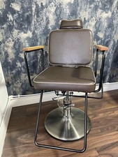 A1601M Multi-Use Salon Chair
