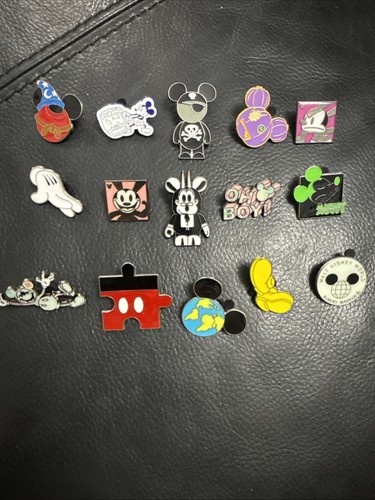 Disney trading pins - pins, x