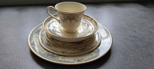 Royal doulton juliet piece - 6,