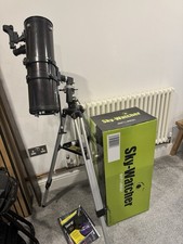 Skywatcher Telescope with Extending Tripod