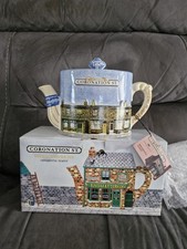 Coronation Street Novelty Ornamental Teapot by Annie Rowe Boxed never used