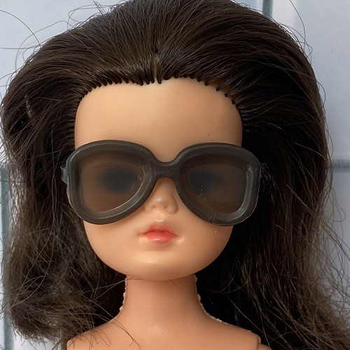 Sindy doll dark - dark, sunglasses