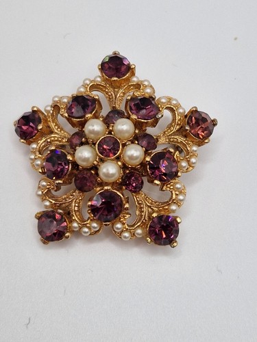 Vintage gold tone - , brooch