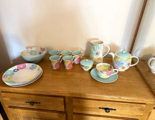 Portmeirion crazy daisy floral - crazy,