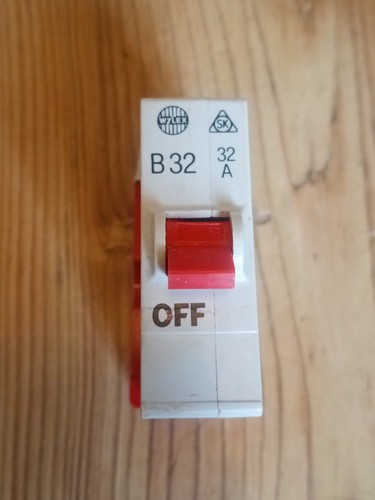 Wylex amp mcb push plug - -,