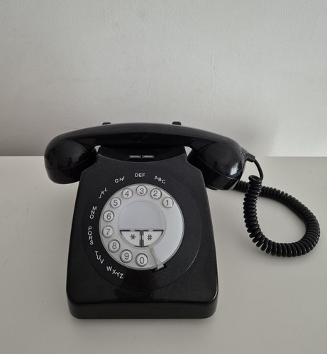 Retro telephone black vintage - telephone,