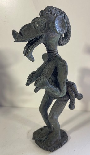 Female bronze figurine djimini - female,