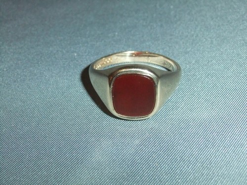 9ct carnelian signet ring - 9ct,