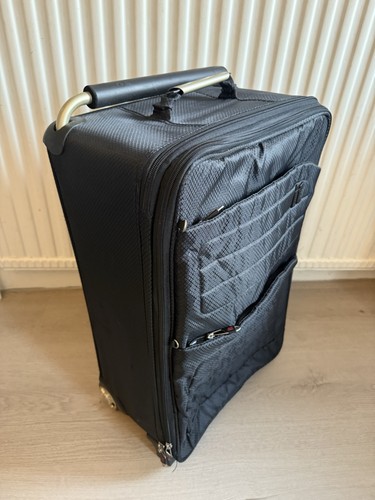 Luggage worlds lightest - it,